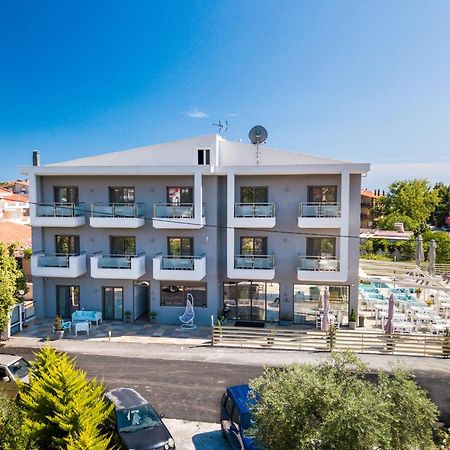 يميناريا Patiras Deluxe B&B المظهر الخارجي الصورة