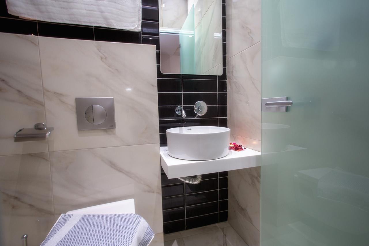 يميناريا Patiras Deluxe B&B المظهر الخارجي الصورة