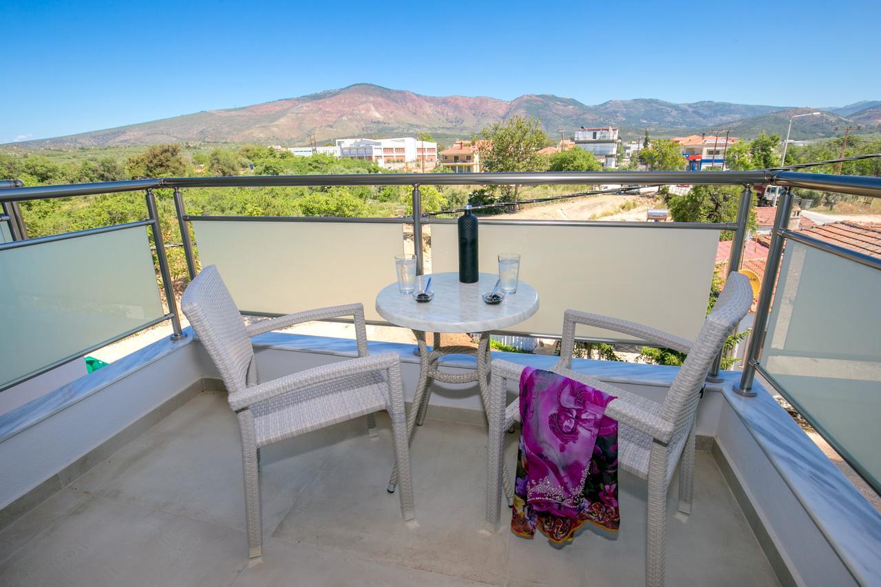 يميناريا Patiras Deluxe B&B المظهر الخارجي الصورة